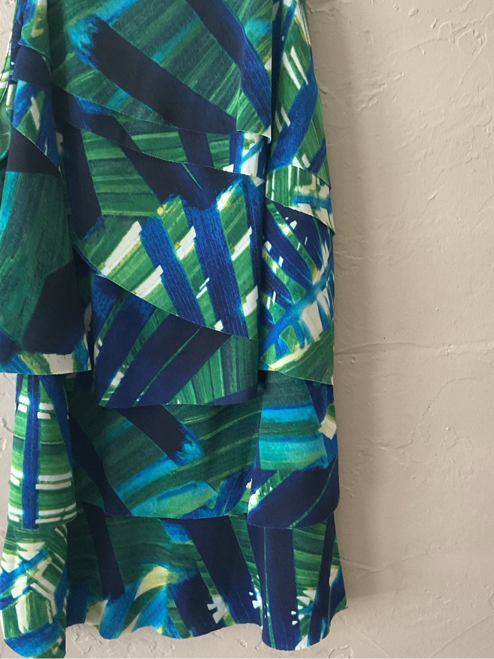 Worthington Blue Green Abstract Halter Ruffle Top - Picture 2 of 6